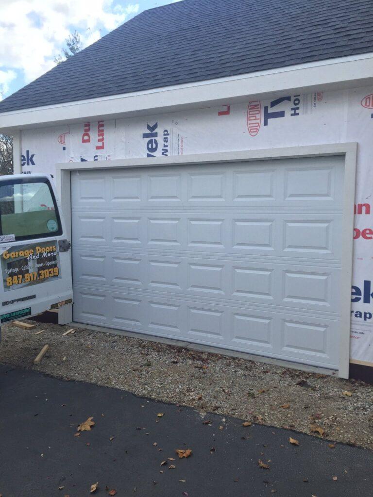 White traditional garage door 