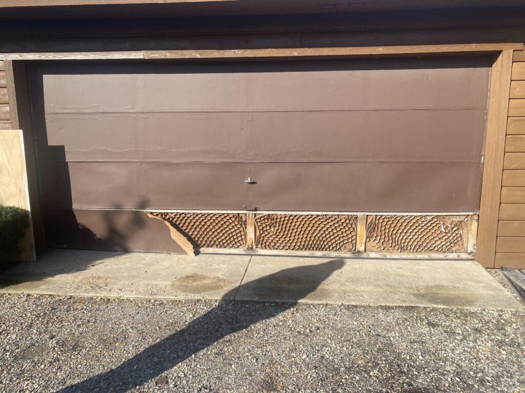 Garage Door Panel Replacement Near Libertyville, Mundelein, and Vernon